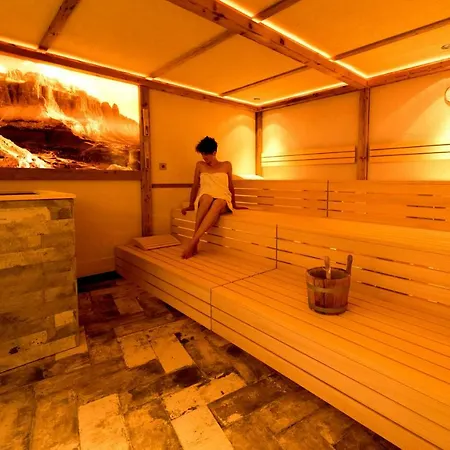 Pinei Hotel 4*