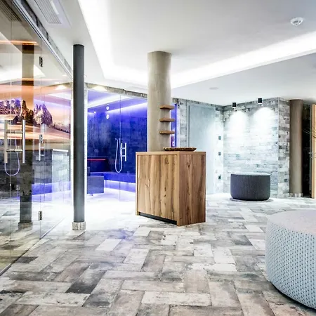 Pinei Hotel